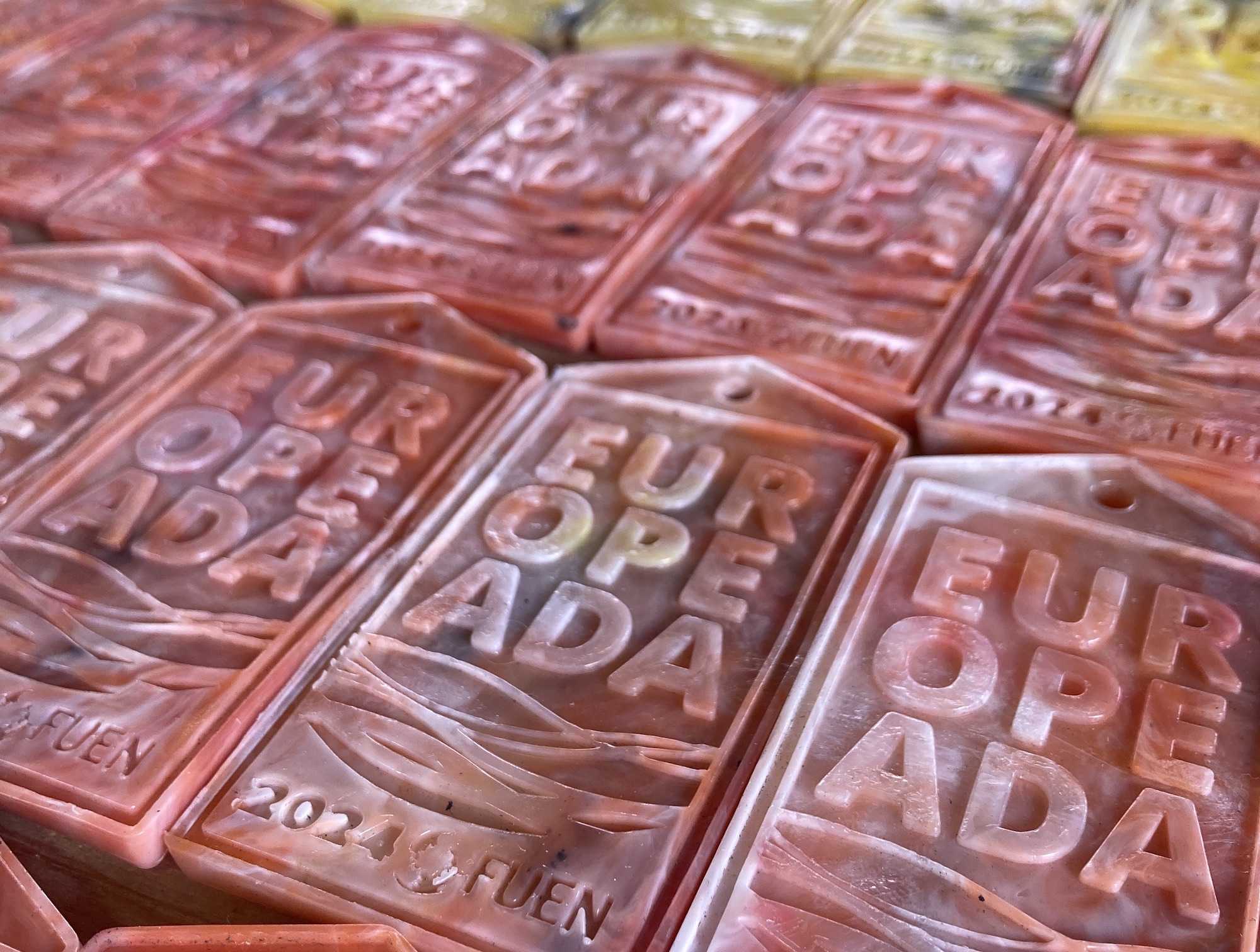 Recycled plastic waste: the medals will shine differently at EUROPEADA 2024